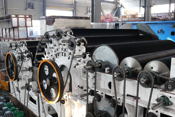 China Volle automatische HAUSTIER Nadel-lochender Teppich, der Maschine, Teppich-Produktionsmaschine herstellt fournisseur